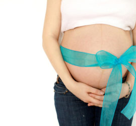 How should you be prepared in the third trimester of twin pregnancy? How would your body react to the fast growing twins in your womb? Learn more..