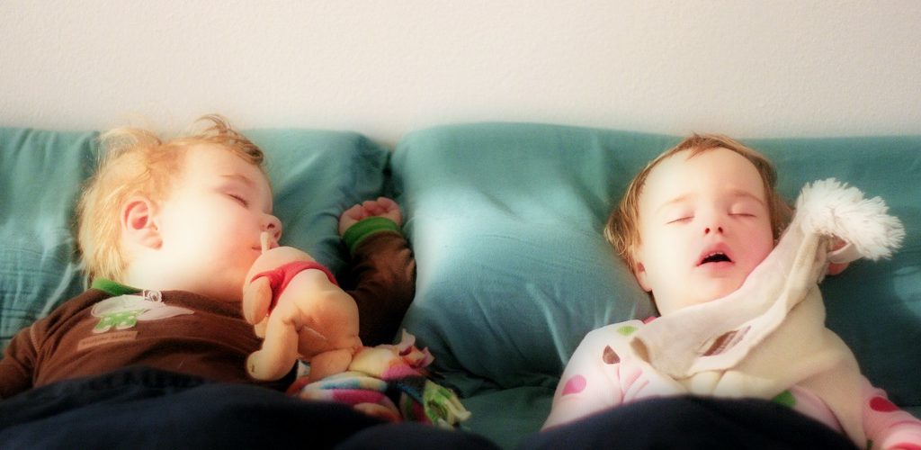 Putting twin toddlers to sleep is certainly a strenuous job. Check out these simple ideas which can assist you in managing sleep issues with toddler twins.
