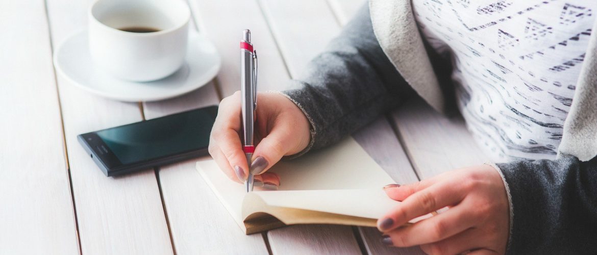 New year gives a new start for life. What can be the New year resolutions of a mother? A complete set of New Year resolution ideas for Moms & Kids is here.