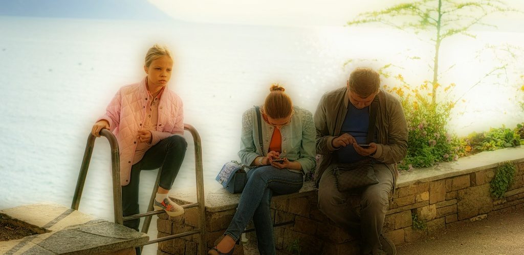 It is not only essential to avoid children from using smartphones. It is more vital for parents to put down their smartphones on certain occasions.