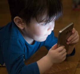 The biggest challenge for any parent these days is - how to manage my kids' screen time? Here we give you 7 simple yet effective ideas that can help you.